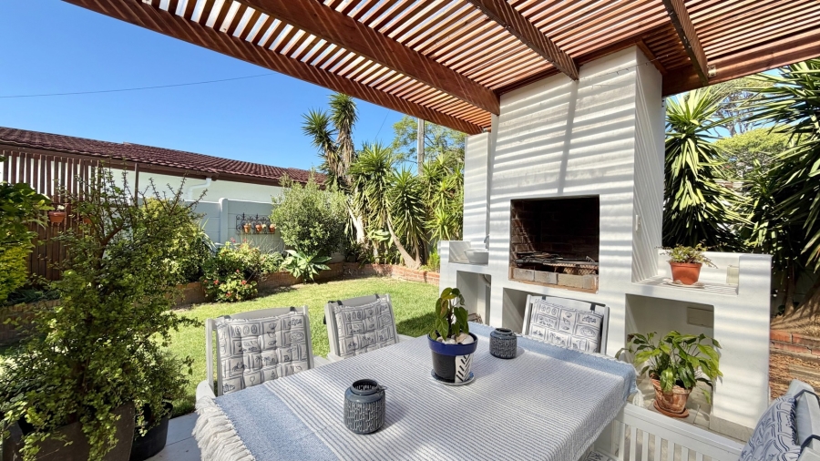 3 Bedroom Property for Sale in Gordons Bay Village Western Cape
